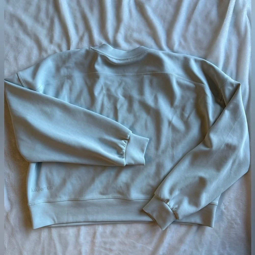 lululemon Softstreme cropped Light Blue Crewneck Sweatshirt